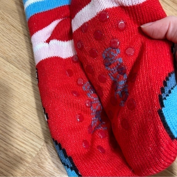 Lilo & Stitch Christmas Slipper Socks NWT Disney Red Blue Gripper Women’s 4-10 - Picture 5 of 5